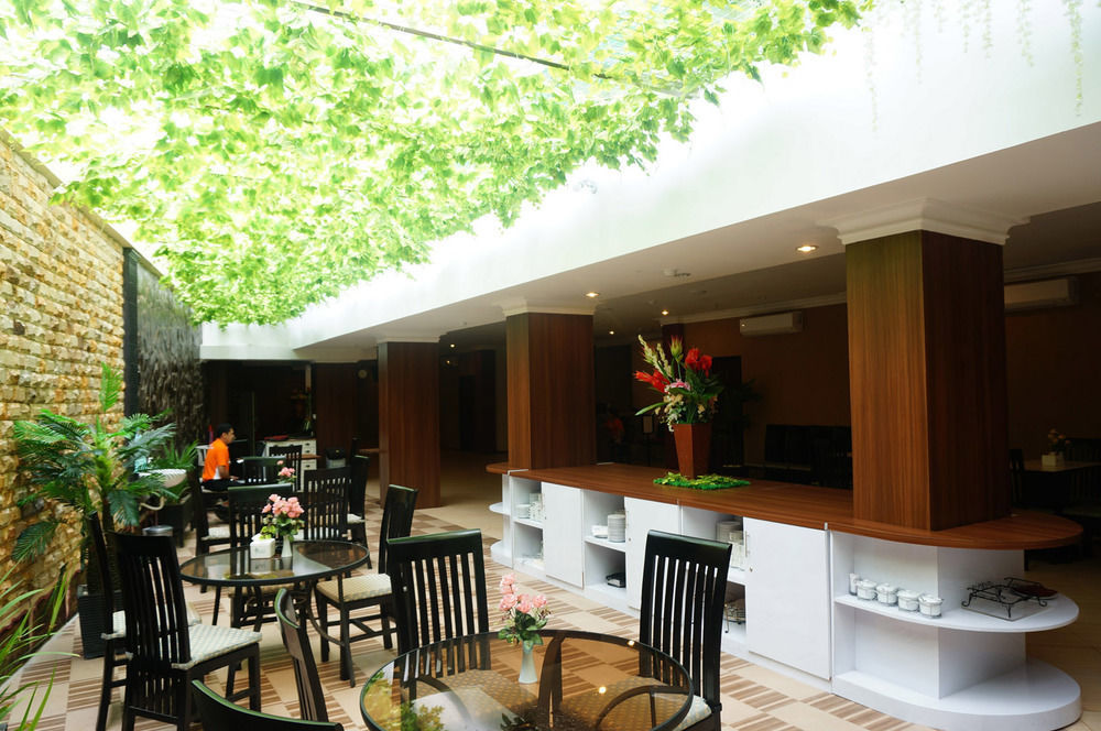 Royal Park Hotel Samarinda Eksteriør billede
