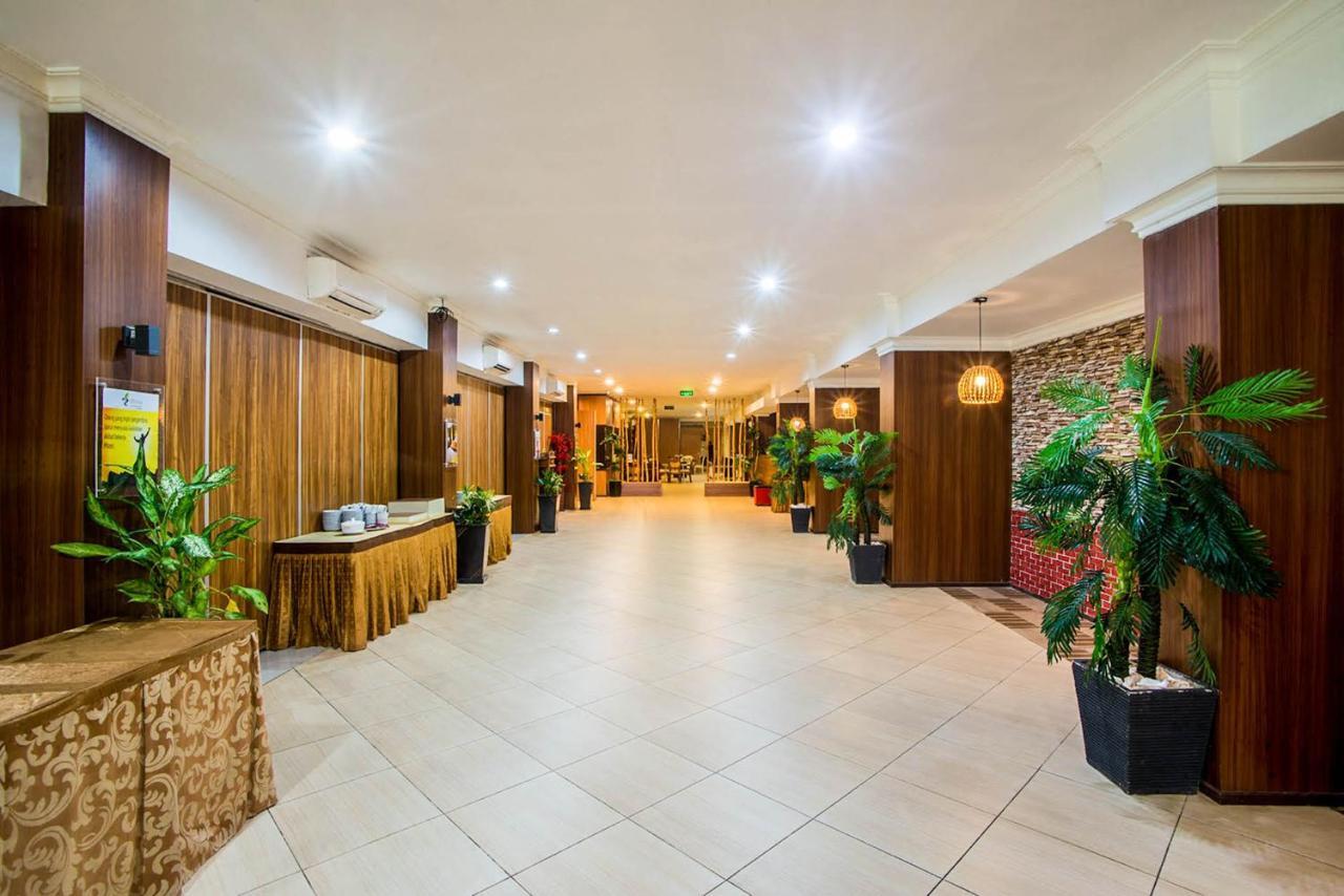 Royal Park Hotel Samarinda Eksteriør billede